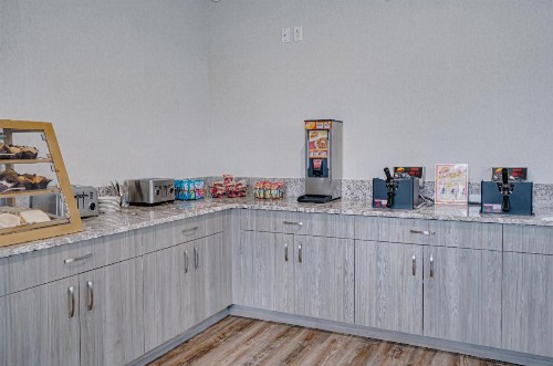 The Ashley Inn & Suites - image 34