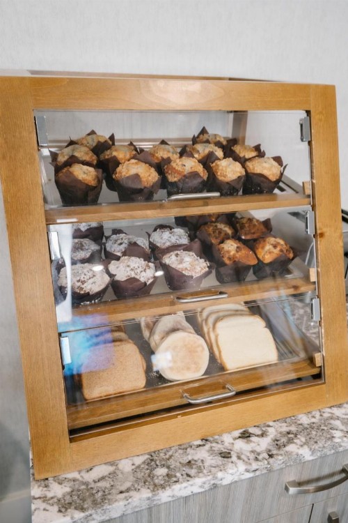 The Ashley Inn & Suites - image 36