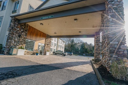 The Ashley Inn & Suites - image 6