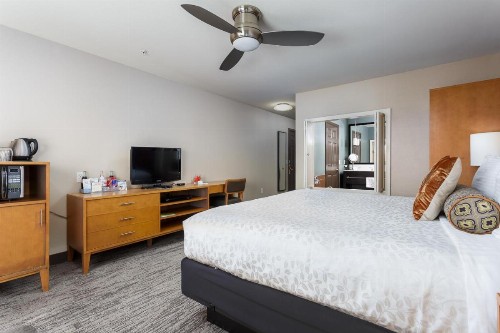 The Coho Oceanfront Lodge - image 14