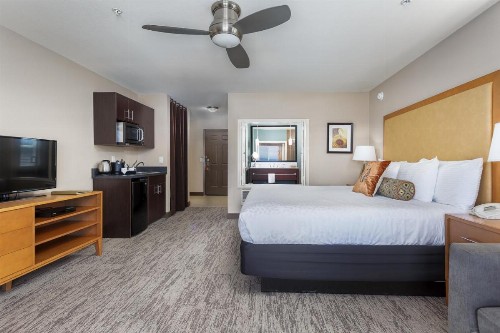 The Coho Oceanfront Lodge - image 3