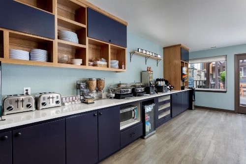 The Coho Oceanfront Lodge - image 37