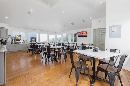 Nordic Oceanfront Inn - image 19