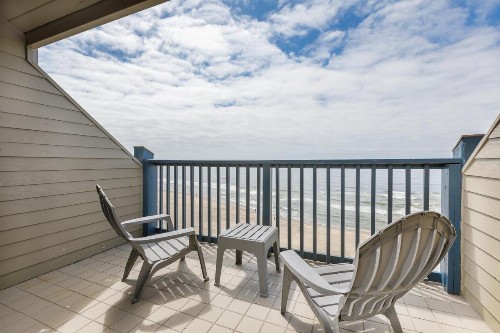 Nordic Oceanfront Inn - image 22