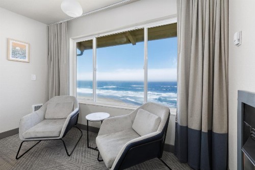 Nordic Oceanfront Inn - image 24