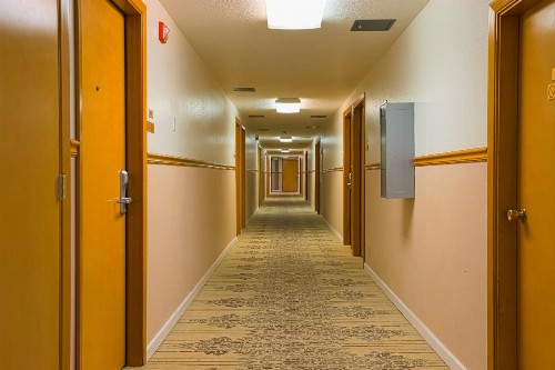 Coastal Inn by OYO Lincoln City - Oregon Coast Hwy - image 18
