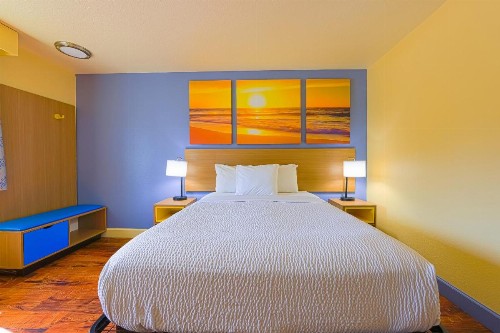 Coastal Inn by OYO Lincoln City - Oregon Coast Hwy - image 38