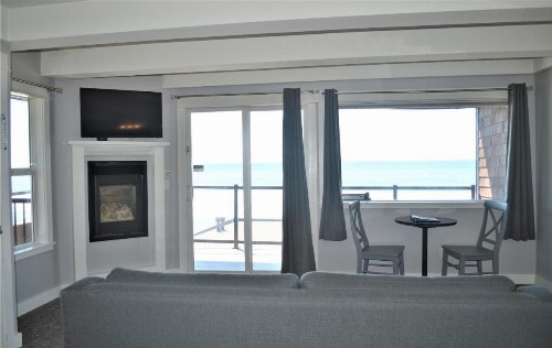Beachfront Manor Hotel - image 16