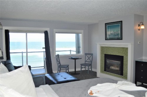 Beachfront Manor Hotel - image 19