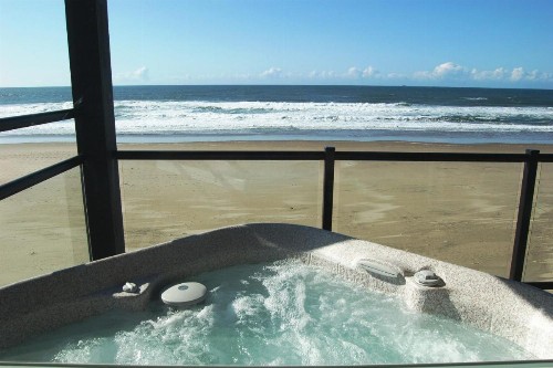 Beachfront Manor Hotel - image 20