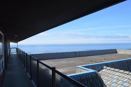 Beachfront Manor Hotel - image 25