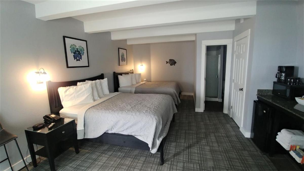 Beachfront Manor Hotel - image 4