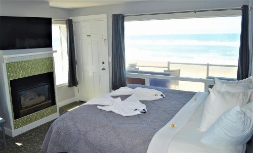 Beachfront Manor Hotel - image 5