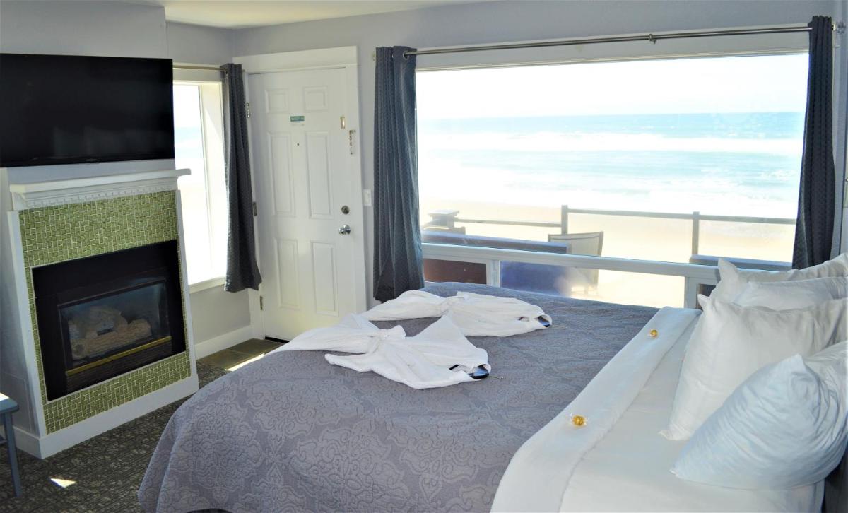 Beachfront Manor Hotel - image 5
