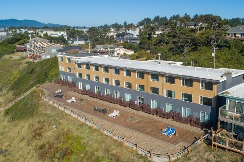 Sailor Jack Oceanfront Motel - image 2