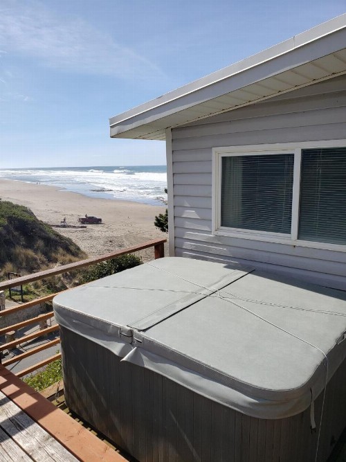 Seagull Beachfront Inn - image 11