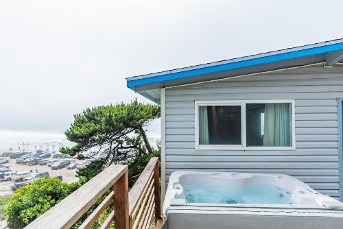 Seagull Beachfront Inn - image 14