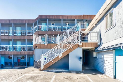 Seagull Beachfront Inn - image 2