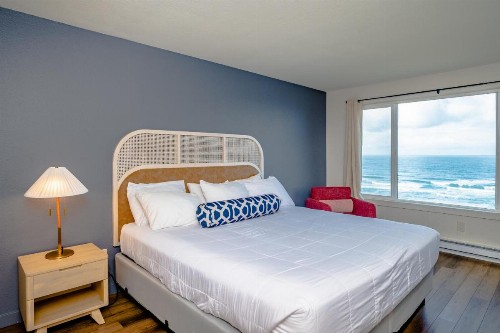 Seagull Beachfront Inn - image 33