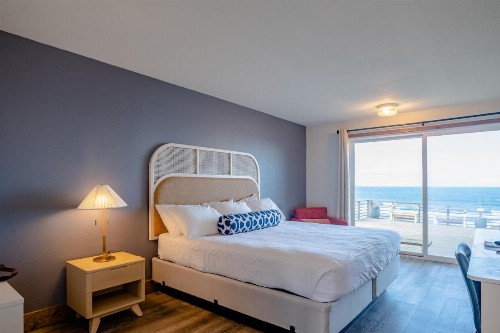 Seagull Beachfront Inn - image 4