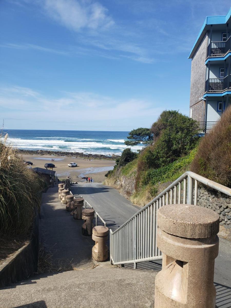 Seagull Beachfront Inn - image 7