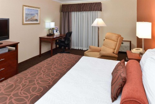Best Western Plus Landmark Inn - image 16