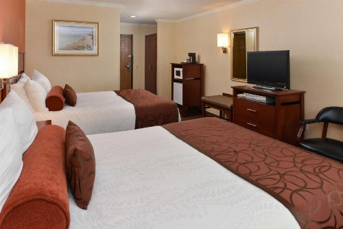Best Western Plus Landmark Inn - image 33