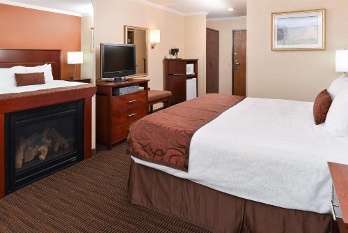 Best Western Plus Landmark Inn - image 47
