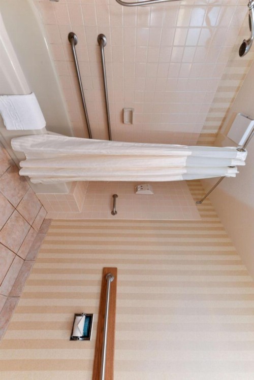 Best Western Plus Landmark Inn - image 6