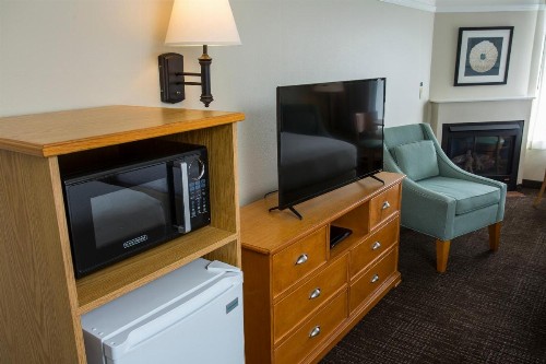 Looking Glass Inn - image 10