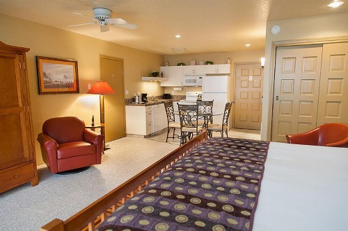 Inn at Spanish Head Resort Hotel - image 15