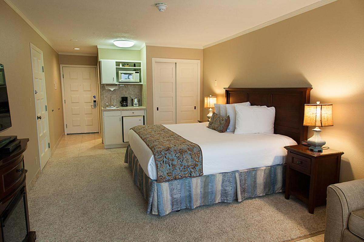 Inn at Spanish Head Resort Hotel - image 6