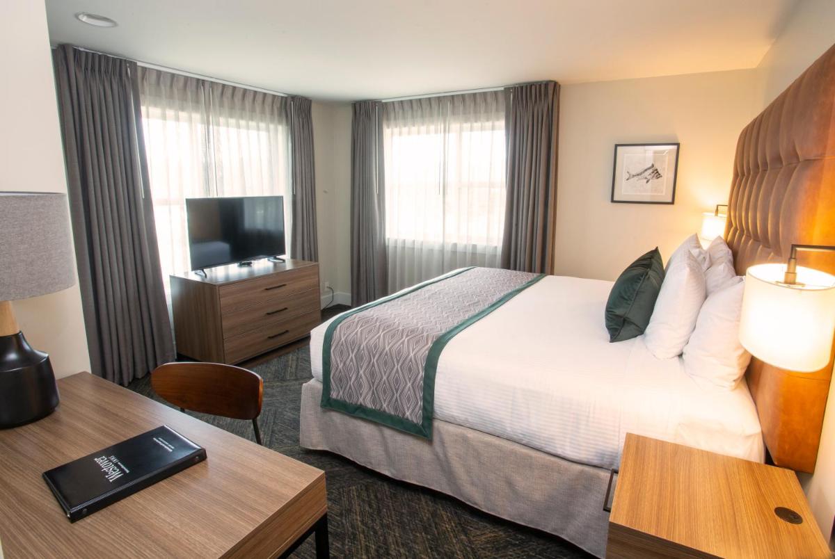 Shearwater Inn - image 2
