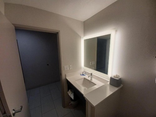 Holiday Inn Express & Suites Lincoln City an IHG Hotel - image 24