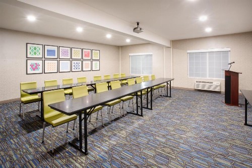 Holiday Inn Express & Suites Lincoln City an IHG Hotel - image 33