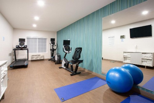 Holiday Inn Express & Suites Lincoln City an IHG Hotel - image 4