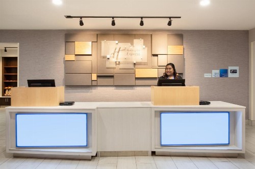 Holiday Inn Express & Suites Lincoln City an IHG Hotel - image 6