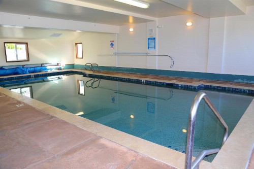 Sandcastle Beachfront Motel - image 5