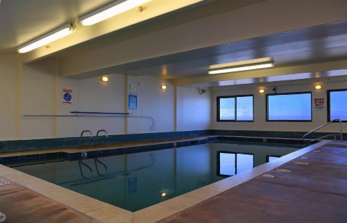 Sandcastle Beachfront Motel - image 6