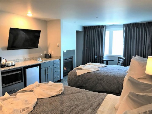 Starfish Manor Oceanfront Hotel - image 2