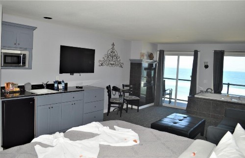 Starfish Manor Oceanfront Hotel - image 28