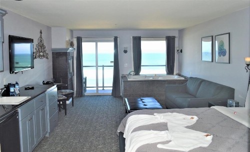 Starfish Manor Oceanfront Hotel - image 29