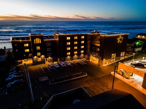 Starfish Manor Oceanfront Hotel - image 3