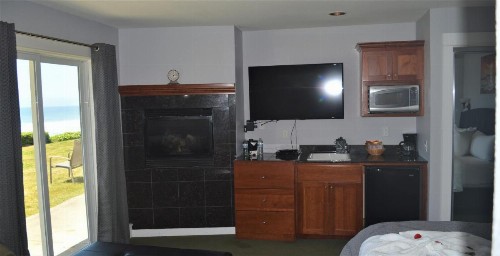 Starfish Manor Oceanfront Hotel - image 36