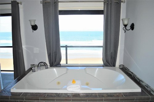 Starfish Manor Oceanfront Hotel - image 5