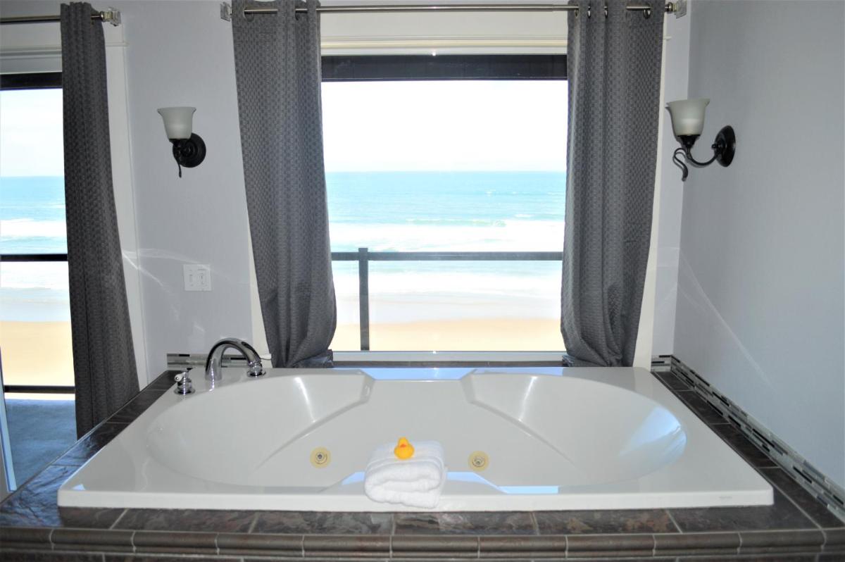 Starfish Manor Oceanfront Hotel - image 5