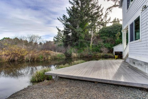 Canal Cottage - image 10