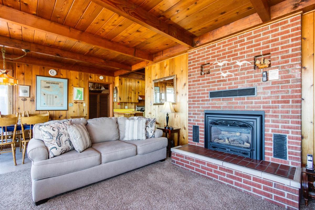 Lincoln City Beach Front Vacation Rental - image 3