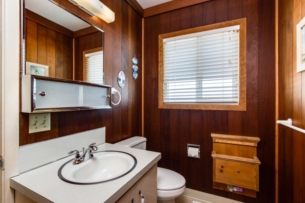 Lincoln City Beach Front Vacation Rental - image 6