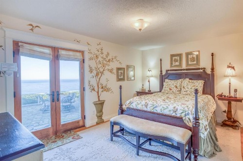 Sunset House - image 28
